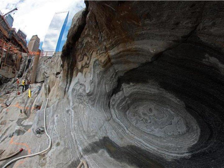 Evidence of molton rock below WTC.